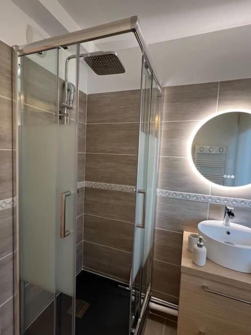 Appartement Proche Disneyland كولوميي المظهر الخارجي الصورة